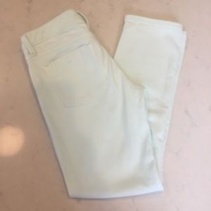 Banana Republic pastel green skinny jean. Size 27